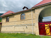 İcarəyə verilir 4 otaqlı 6 m2 həyət evi Qax