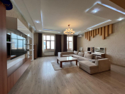 İcarəyə verilir 3 otaqlı 160 m2 yeni tikili 28 May m.