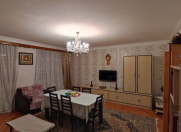 Satılır 2 otaqlı 65 m2 köhnə tikili Elmlər Akademiyası m.