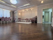 Satılır 5 otaqlı 250 m2 yeni tikili 28 May m.