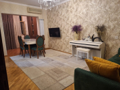 Satılır 3 otaqlı 90 m2 köhnə tikili Azadlıq prospekti m.