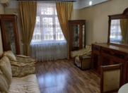 İcarəyə verilir 2 otaqlı 80 m2 köhnə tikili Gənclik m.