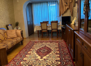 Satılır 3 otaqlı 90 m2 köhnə tikili Yasamal parkı