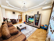 Satılır 3 otaqlı 110 m2 yeni tikili Xalqlar Dostluğu m.