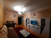 Satılır 3 otaqlı 90 m2 köhnə tikili Xalqlar Dostluğu m.