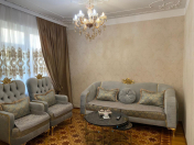 Satılır 5 otaqlı 145 m2 köhnə tikili Əhmədli m.