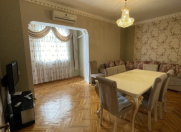 Satılır 3 otaqlı 85 m2 köhnə tikili Nəsimi m.