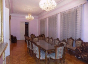 Satılır 4 otaqlı 179 m2 köhnə tikili İçəri Şəhər m.