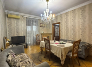 Satılır 3 otaqlı 80 m2 köhnə tikili Elmlər Akademiyası m.