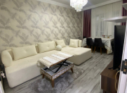 Satılır 3 otaqlı 100 m2 köhnə tikili Gənclik m.