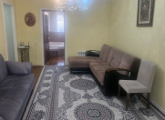 İcarəyə verilir 2 otaqlı 55 m2 köhnə tikili Elmlər Akademiyası m.