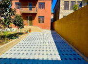 Satılır 6 otaqlı 260 m2 bağ evi Koroğlu m.