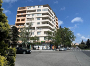 Satılır 2 otaqlı 58 m2 köhnə tikili Qara Qarayev m.