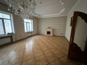 İcarəyə verilir 10 otaqlı 500 m2 villa 6 mkr