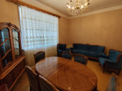 İcarəyə verilir 2 otaqlı 70 m2 köhnə tikili 28 May m.