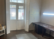 İcarəyə verilir 4 otaqlı 170 m2 köhnə tikili 28 May m.