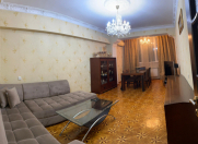 Satılır 4 otaqlı 140 m2 köhnə tikili Gənclik m.