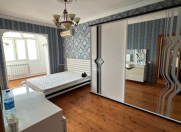 İcarəyə verilir 3 otaqlı 80 m2 köhnə tikili M.Ə.Sabir parkı