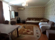 Satılır 7 otaqlı 250 m2 həyət evi İnşaatçılar m.