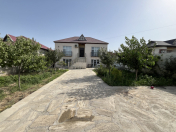 Satılır 8 otaqlı 270 m2 həyət evi Albalı