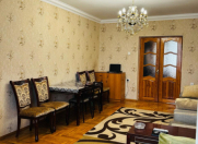 Satılır 3 otaqlı 85 m2 köhnə tikili Nizami r.