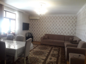 Satılır 7 otaqlı 250 m2 həyət evi İnşaatçılar m.