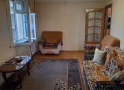 Satılır 1 otaqlı 40 m2 köhnə tikili Nizami m.