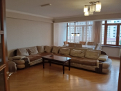 İcarəyə verilir 2 otaqlı 100 m2 köhnə tikili 28 May m.