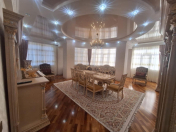 Satılır 4 otaqlı 200 m2 yeni tikili Gənclik m.