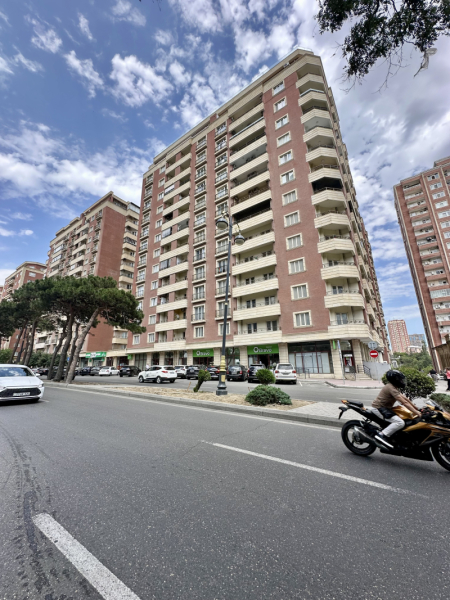 Satılır 5 otaqlı 256 m2 yeni tikili Maliyyə Nazirliyi