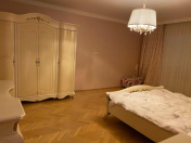 İcarəyə verilir 5 otaqlı 200 m2 yeni tikili Şah İsmayıl Xətai m.