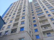 Satılır 3 otaqlı 130 m2 yeni tikili Gənclik m.