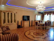 İcarəyə verilir 3 otaqlı 150 m2 yeni tikili İnşaatçılar m.