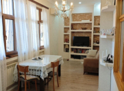 Satılır 8 otaqlı 245 m2 yeni tikili İnşaatçılar m.