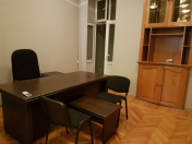 İcarəyə verilir 2 otaqlı 75 m2 ofis Nizami m.