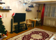 Satılır 3 otaqlı 85 m2 köhnə tikili Qara Qarayev m.