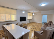 Satılır 4 otaqlı 120 m2 yeni tikili 28 May m.