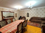 Satılır 2 otaqlı 90 m2 köhnə tikili Gənclik m.