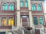 Satılır 10 otaqlı 900 m2 villa 7 mkr