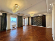 Satılır 4 otaqlı 215 m2 yeni tikili 28 May m.