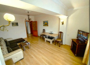 Satılır 3 otaqlı 90 m2 köhnə tikili Səməd Vurğun parkı