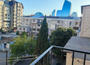 Satılır 1 otaqlı 60 m2 köhnə tikili Şah İsmayıl Xətai m.