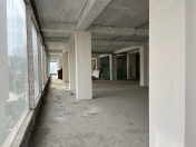 Satılır 1 otaqlı 810 m2 obyekt İnşaatçılar m.