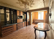 İcarəyə verilir 2 otaqlı 75 m2 köhnə tikili 28 May m.