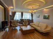 Satılır 4 otaqlı 185 m2 yeni tikili Elmlər Akademiyası m.