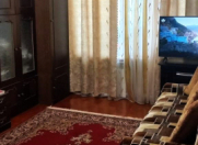 Satılır 2 otaqlı 70 m2 köhnə tikili Əhmədli m.