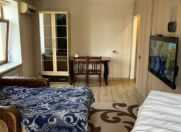 Satılır 1 otaqlı 40 m2 köhnə tikili Gənclik m.