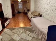 Satılır 3 otaqlı 70 m2 köhnə tikili Xalqlar Dostluğu m.