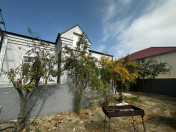 Satılır 4 otaqlı 160 m2 həyət evi Badamdar