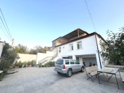 Satılır 11 otaqlı 500 m2 həyət evi Rəsulzadə